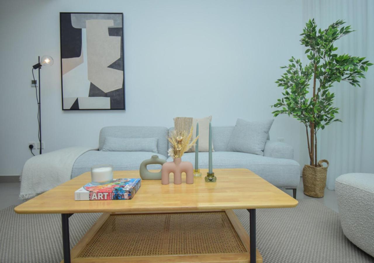 Modern 1br At Prive - Hills Dubai
