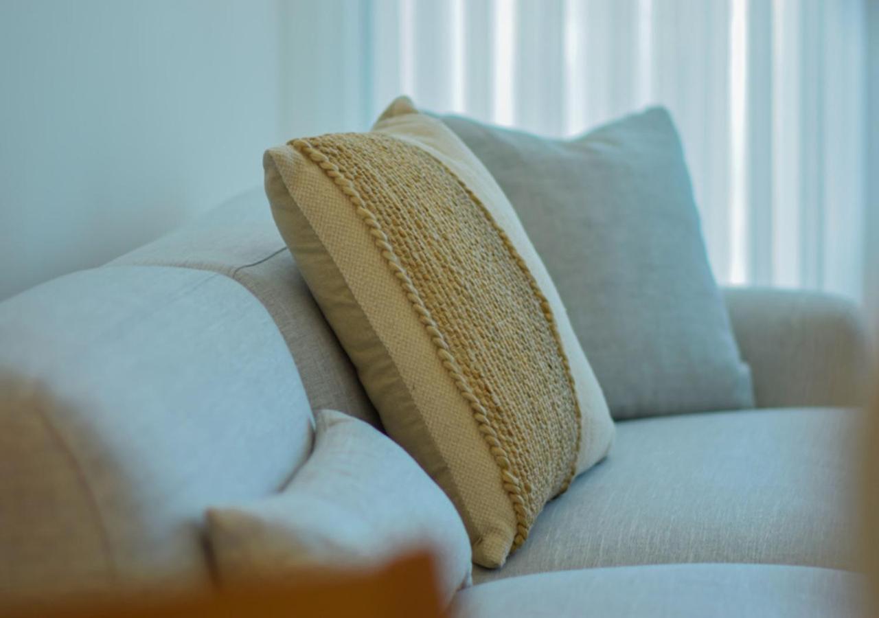 Modern 1br At Prive - Hills