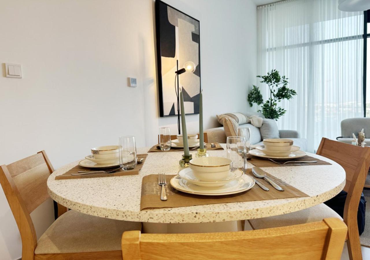 Modern 1br At Prive - Hills